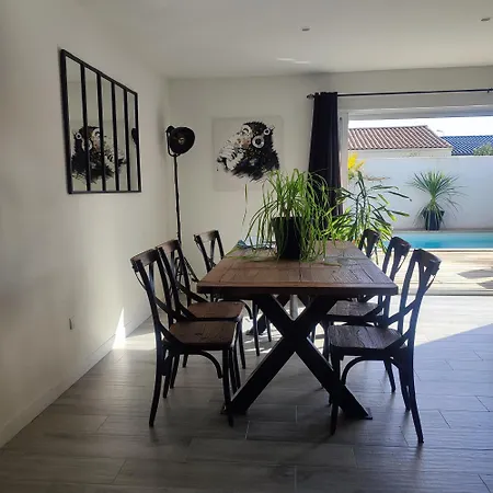 Maison Moderne Avec Piscine Chaufee Tonnay-Charente