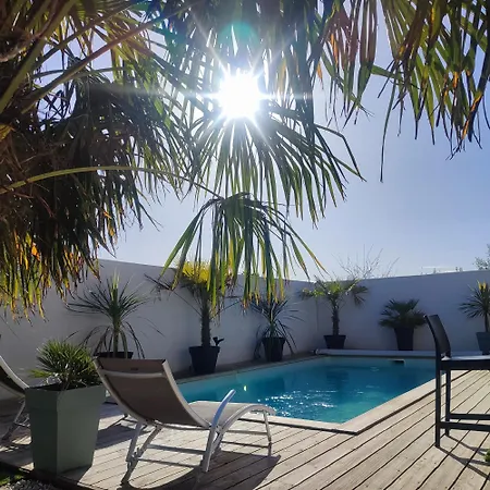 Maison Moderne Avec Piscine Chaufee *