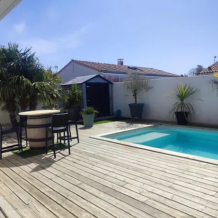 Maison Moderne Avec Piscine Chaufee *