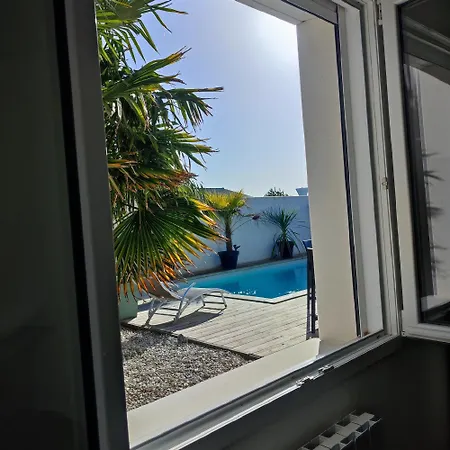 Dom wakacyjny Maison Moderne Avec Piscine Chaufee *