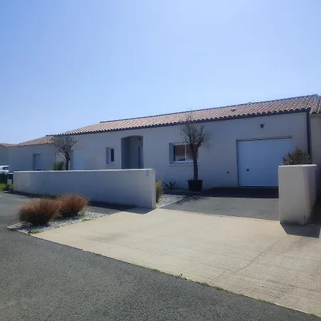 Maison Moderne Avec Piscine Chaufee