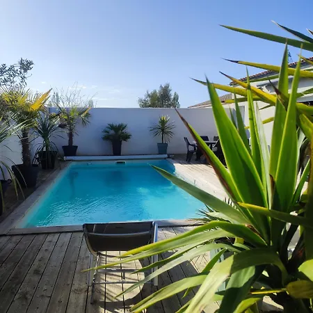 Dom wakacyjny Maison Moderne Avec Piscine Chaufee *