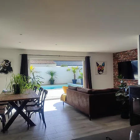 Maison Moderne Avec Piscine Chaufee Dom wakacyjny Tonnay-Charente