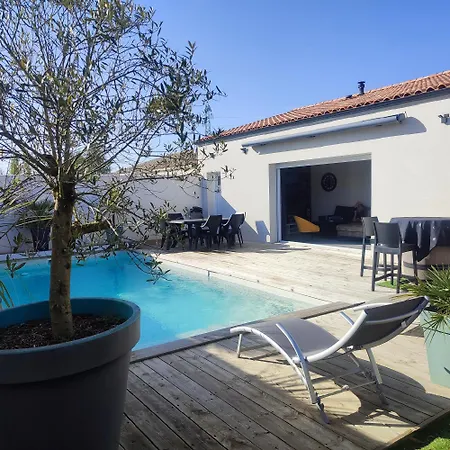 Dom wakacyjny Maison Moderne Avec Piscine Chaufee Tonnay-Charente